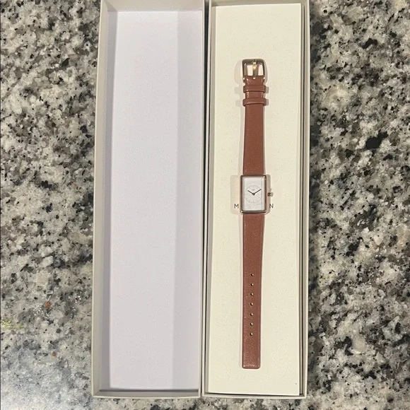 NEW Maven Elegant Brown Italian Leather Women's Watch - Picture 3 of 5